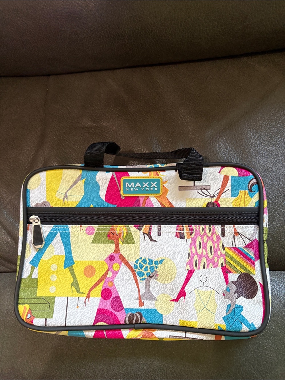 Maxx New York large colorful travel zip around case